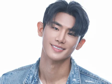 완벽한 근육을 입은 콘텐츠 촬영 전문모델 김하원입니다
