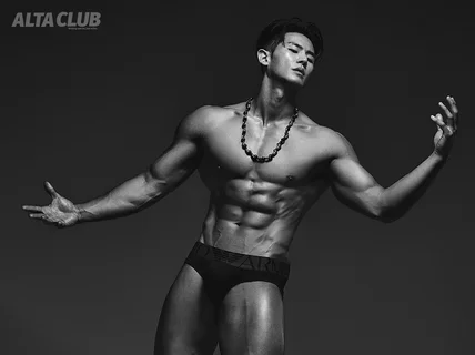 근육의 아름다움을 가장 잘 담아내는 모델 김하원입니다