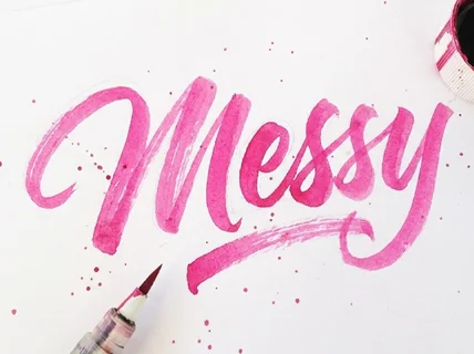 눈에 띄는 영문 캘리그라피 디자인 티셔츠 손글씨 광고