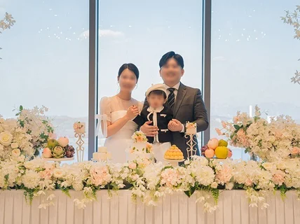 돌잔치 스몰웨딩 행사 가족 스냅 추억을 담아드립니다.