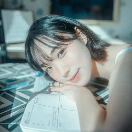 포트폴리오-[스냅촬영] 자연광 스튜디오에서 인물 스냅사진 #.2