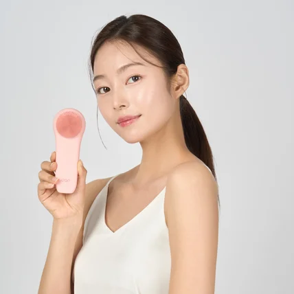 포트폴리오-[촬영/연출/조명/보정] 글로우텀 2025 9월 전동클렌저 모델 촬영 프로젝트