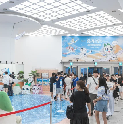 포트폴리오-[촬영/보정] 센텀시티 신세계 백화점 '삼성 갤럭시 캠퍼스' 쿵야 용기상점 팝업 사진 촬영