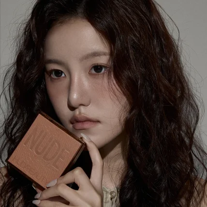 포트폴리오-[기획/촬영/리터칭]  hudabeauty 브랜드 모델 및 제품 촬영