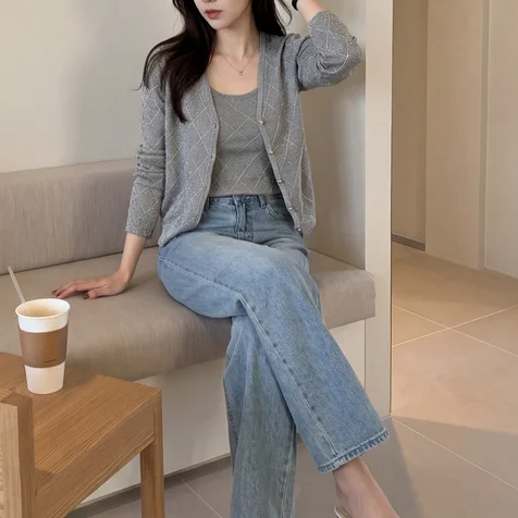 포트폴리오-AI 연출컷 - 다이아 글리터 가디건 세트