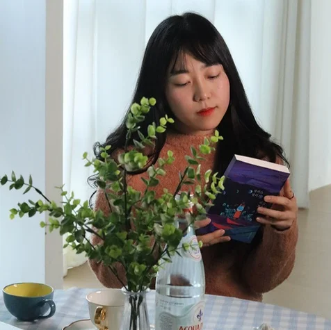 포트폴리오-[사진촬영, 프로필 촬영 스튜디오] 우다영 소설가(작가) 인터뷰 프로필 사진