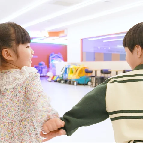 포트폴리오-영상촬영편집/키즈카페 홍보영상 홈페이지 sns  용 메인영상 활용 촬영편집(모델 촬영)