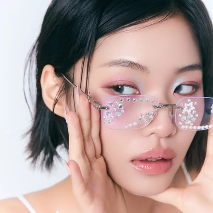 포트폴리오-[촬영/조명/리터칭] 키치한 무드의 색조 뷰티 화보