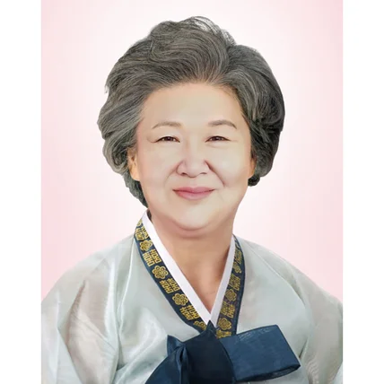 포트폴리오-핸드폰 일반사진을  영정사진용으로 포토샵 작업