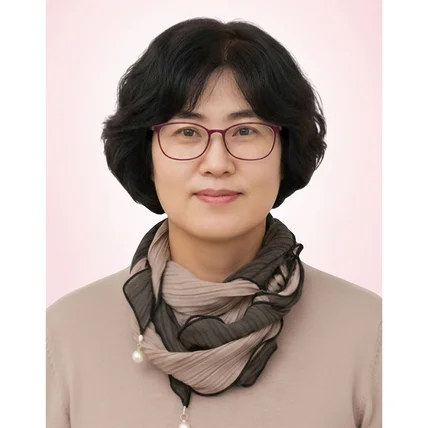 포트폴리오-영정사진 제작: 핸드폰사진 배경 교체 및 의상작업, 인물수정, 음영 화질 작업, 업스케일링