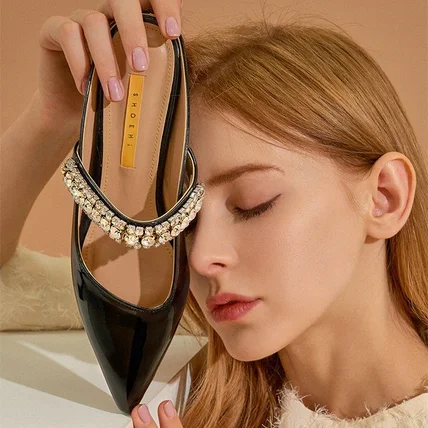 포트폴리오-[촬영/보정] 패션 화보 및 의류 및 잡화 룩북 작업 2021-2022