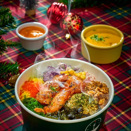 포트폴리오-[촬영/보정] '하루포케 크리스마스시즌' 메뉴 사진 & 컨셉 촬영에 관여한 1인 촬영!