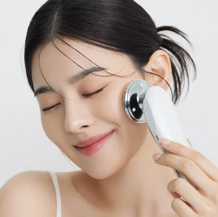 포트폴리오-[사진및영상 촬영/모델섭외/헤메섭외/리터칭/제품연출컷] 톡스앤필 스킨케어 제품 룩북 촬영