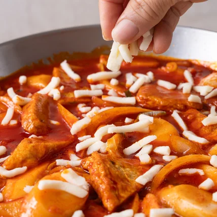 포트폴리오-[푸드 사진 촬영/보정] 떡볶이 밀키트 연출 사진 촬영
